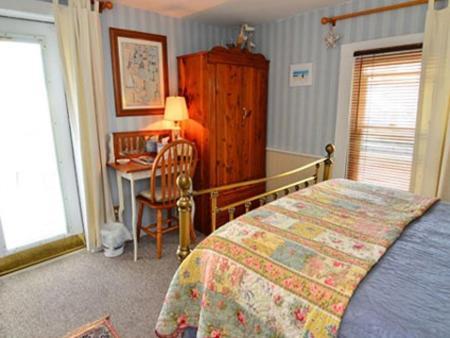 Miss Molly'S Inn Chincoteague Exterior photo