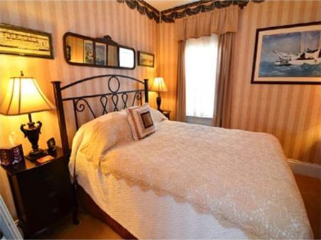 Miss Molly'S Inn Chincoteague Exterior photo