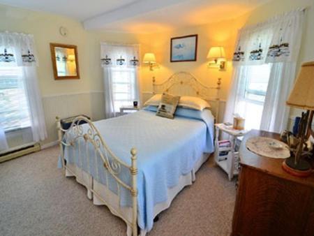 Miss Molly'S Inn Chincoteague Exterior photo